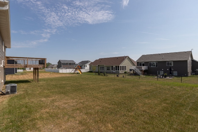 Building Photo - 3715 Fernwood Ln SW