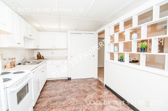 Primary Photo - Spacious one-bedroom apartments with a par...