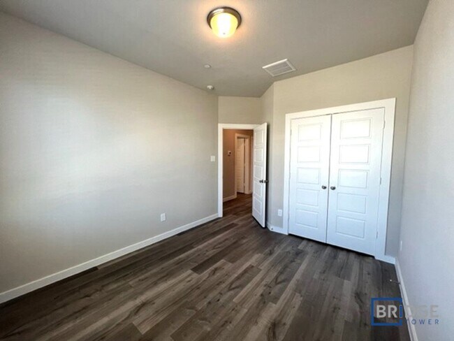 Building Photo - 333 N Centro Circle, Shenandoah, TX 77385