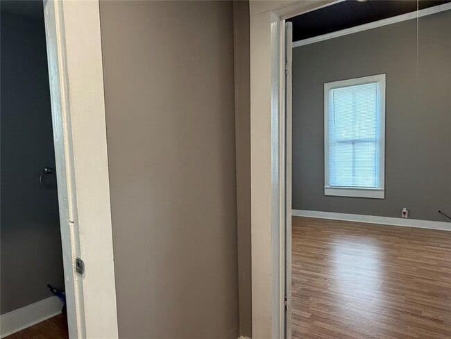 Building Photo - 910 Bunton Ln