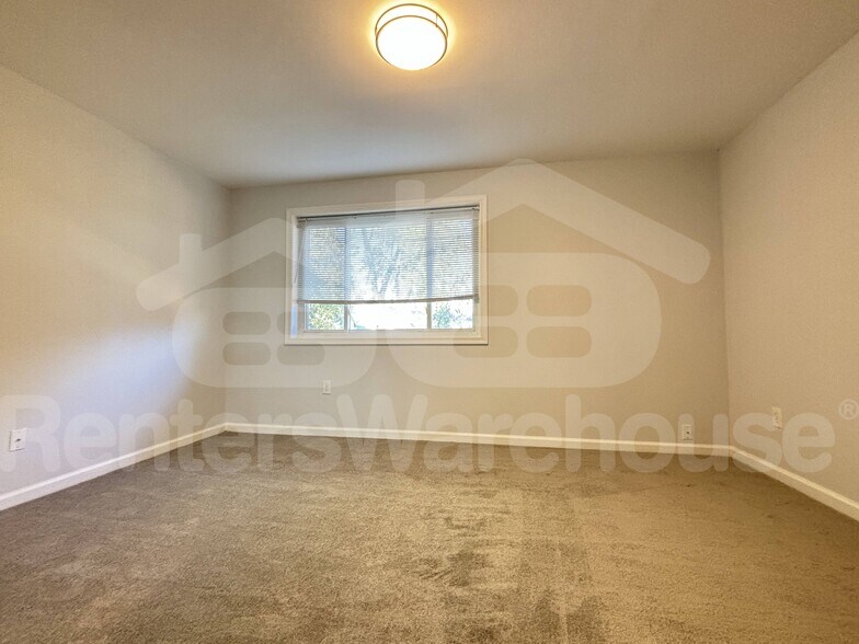 Building Photo - 1216 Westview Terrace
