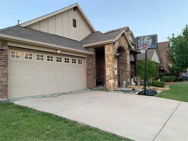 Building Photo - 2321 Petunia Ln