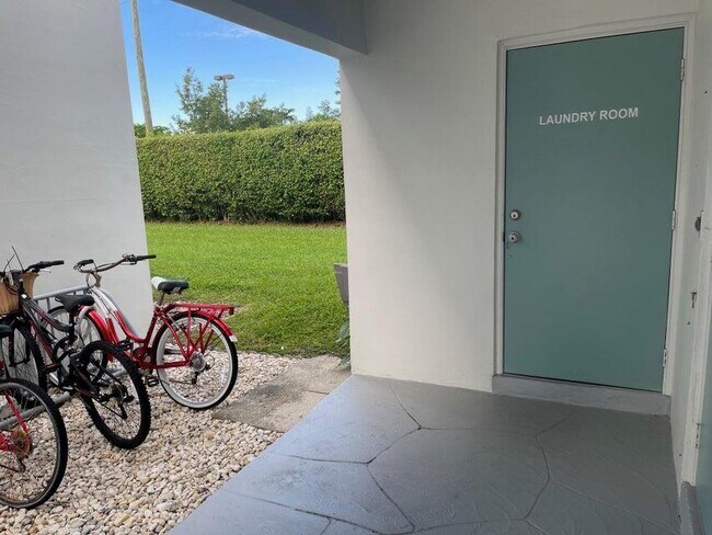 Building Photo - 117 Lake Terrace