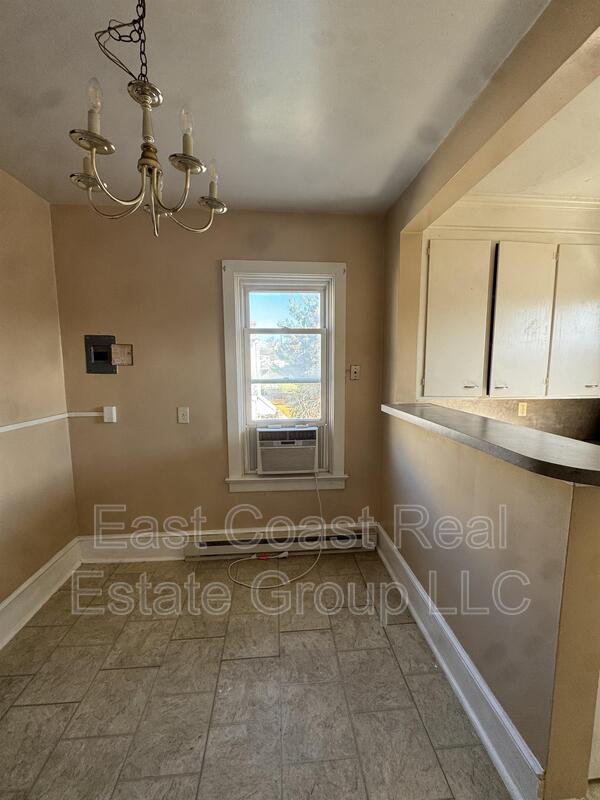 Building Photo - 349 S Cannon Ave