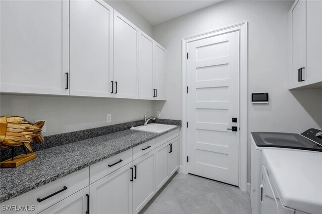 Building Photo - 8850 Calypso Ct