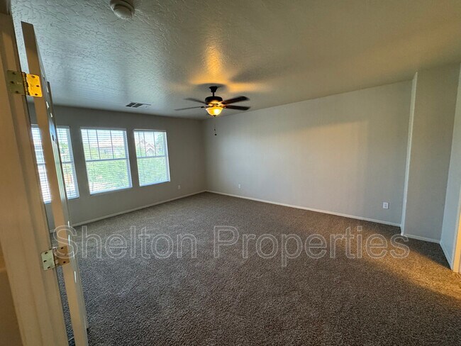 Building Photo - 14787 W Columbine Dr