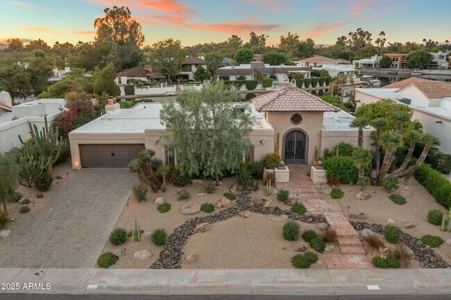 Building Photo - 7620 E Vía Del Placito