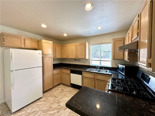 Building Photo - 5277 S Westwind Rd
