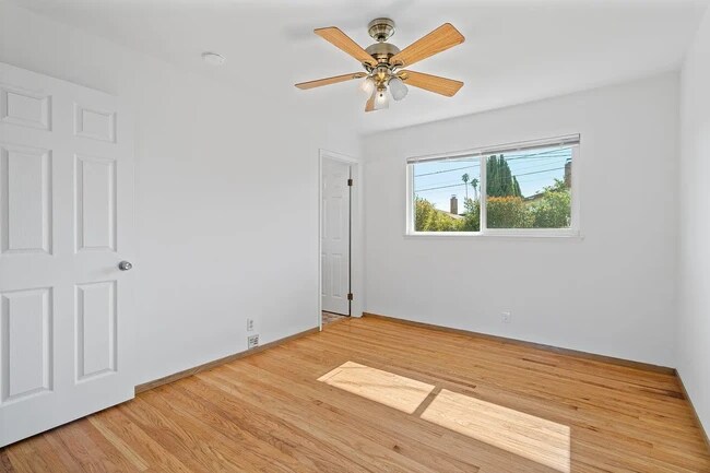 Building Photo - 558 Walnut Dr