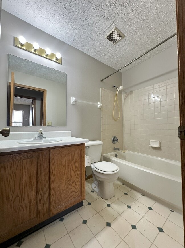 Building Photo - 4049 Sandy Ridge Dr