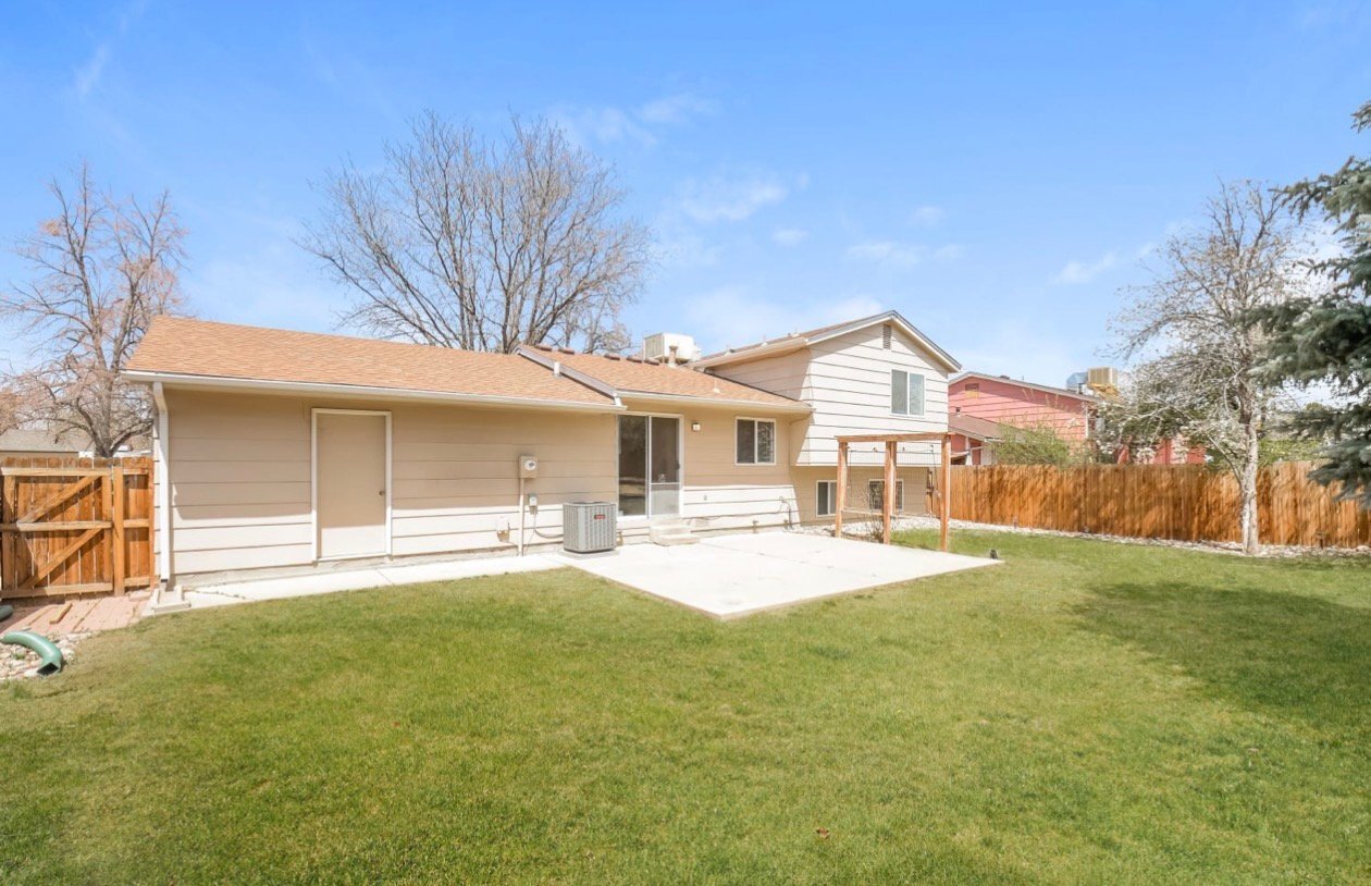 Building Photo - 1296 S Lewiston Way