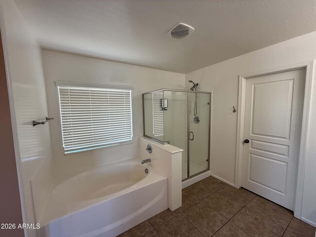 Building Photo - 8821 S 40th Dr