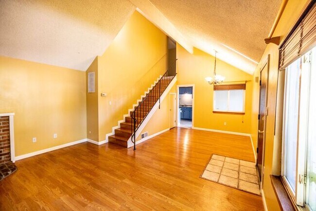 Building Photo - Cute 2 Bedroom East Sparks Townhouse