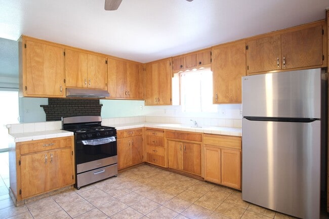 Building Photo - Cozy 3-Bedroom, 2-Bath Home