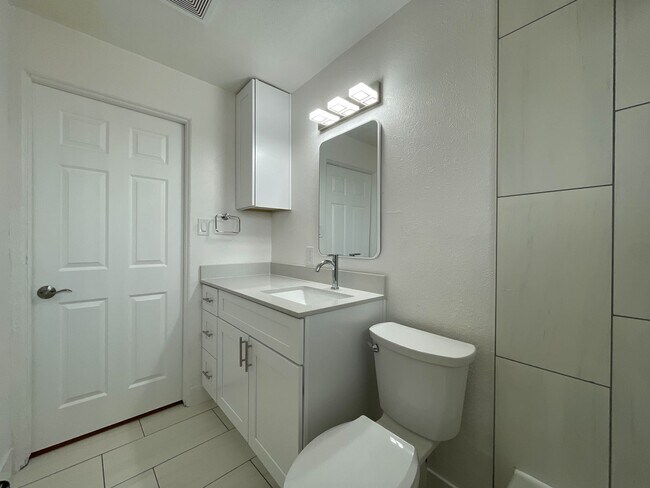 Building Photo - 762 Vrain St