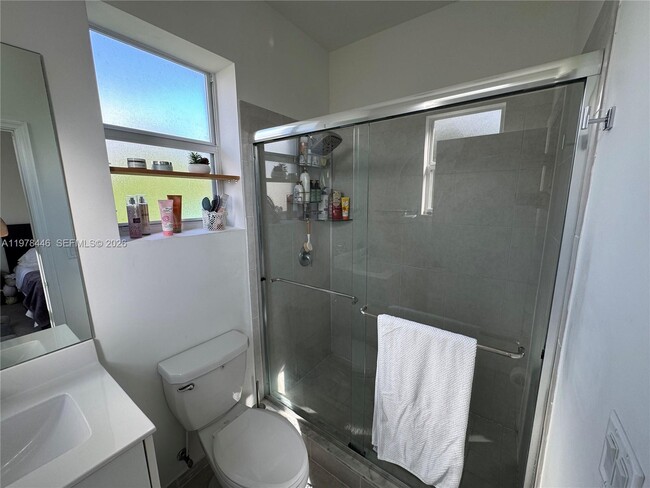 Building Photo - 2604 SE 19th St