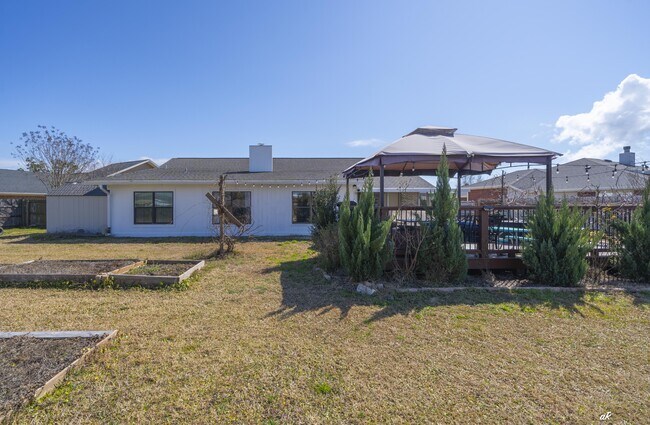 Building Photo - 707 Plantation Cir