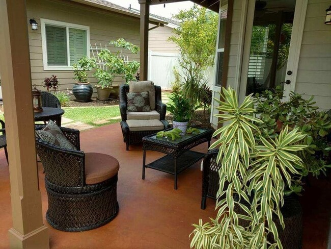 Building Photo - Stunning 3-Bedroom/3-Bathroom in Sunny Ewa...