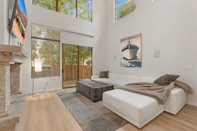 Building Photo - 14450 N Thompson Peak Pkwy