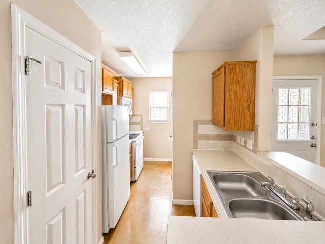 Building Photo - AVAILABLE NOW; APPLY AT OUR WEBSITE TODAY!!