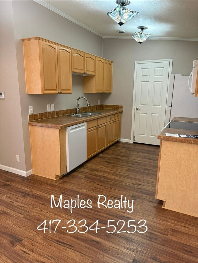 Building Photo - 3 Bedroom, 2 Bath Home for RENT in Branson, MO