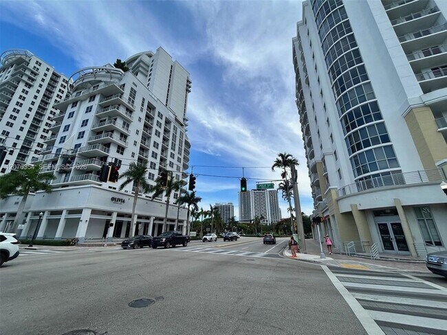 Building Photo - 1830 Radius Dr