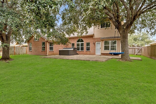 Building Photo - 6209 Fawnlake Dr