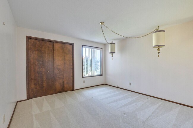 Building Photo - Single-Level Living Near South Hillsboro's Best Amenities