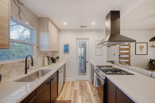 Building Photo - 5313 Downs Dr