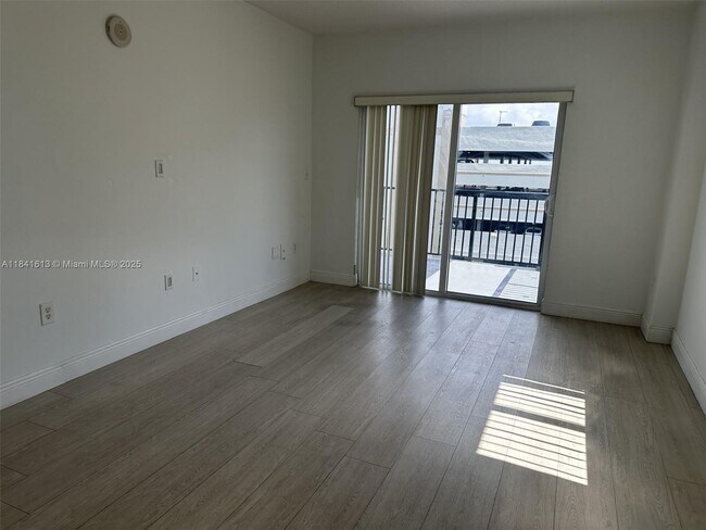 Building Photo - 3410 Coral Wy