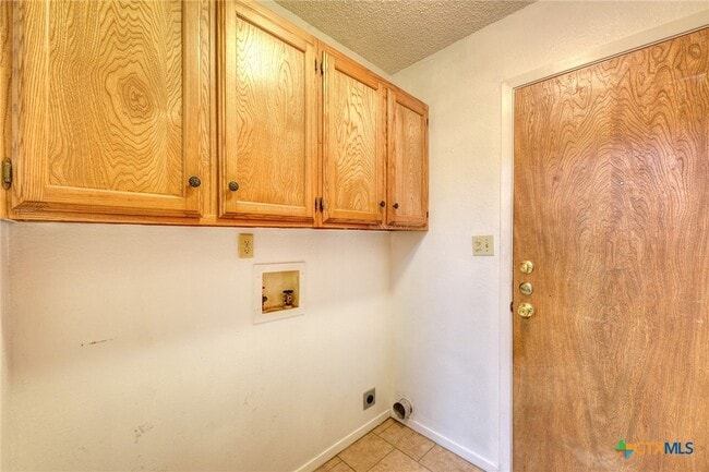 Building Photo - 818 Lois St