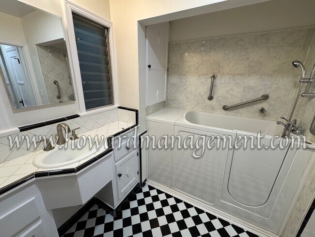 Building Photo - ***OPEN HOUSE 6/13 (11am-1pm)*** Contempor...