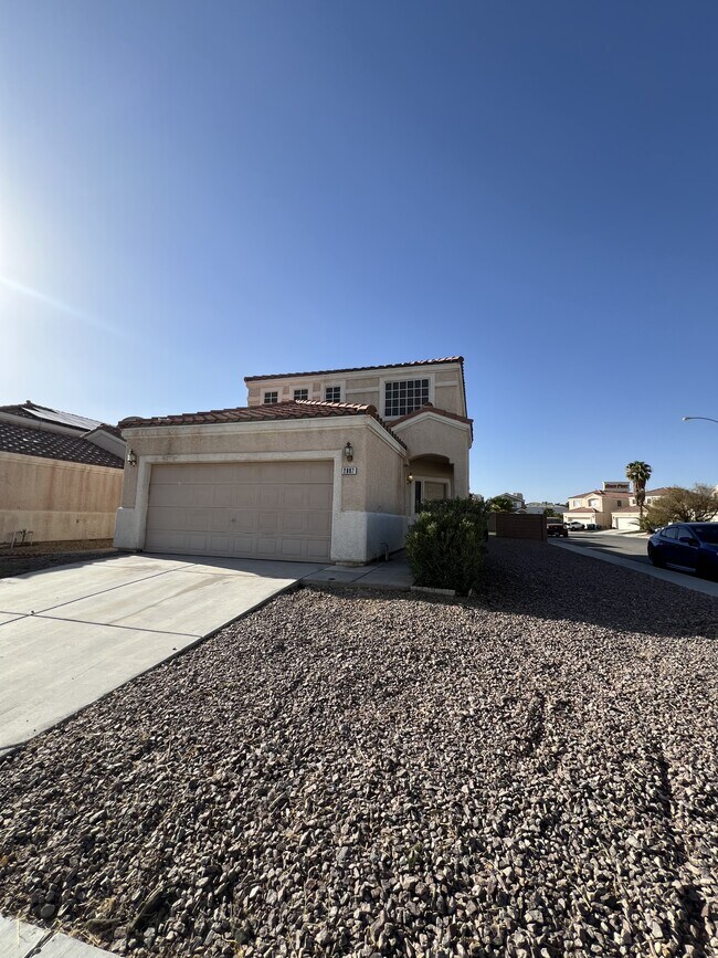 Building Photo - 2697 Hillgrass Rd