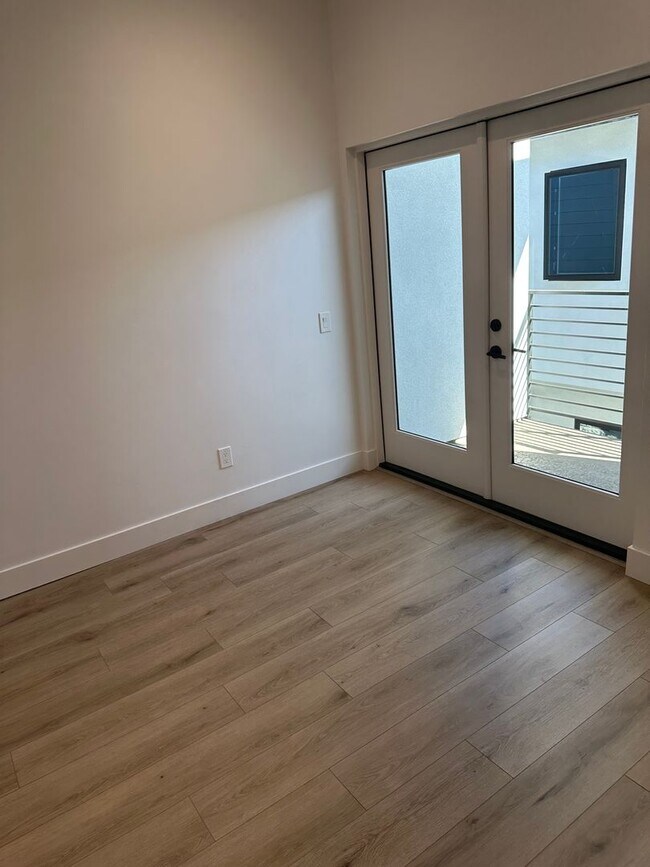 Building Photo - 2320 F St