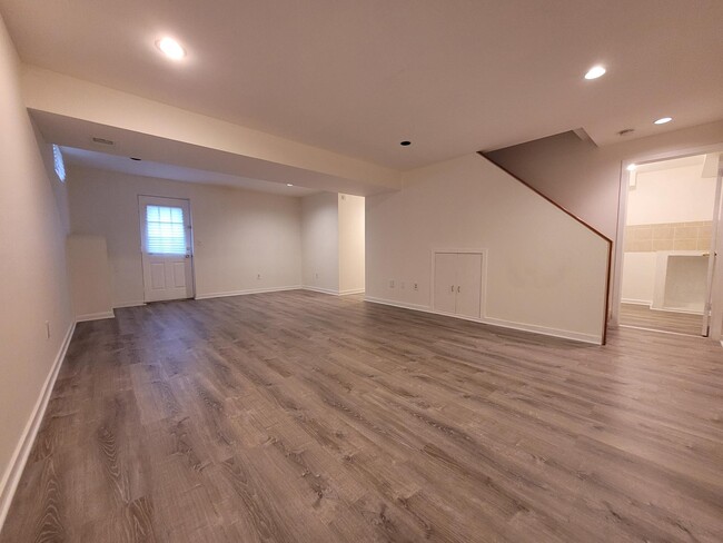 Building Photo - 16542 Sioux Ln
