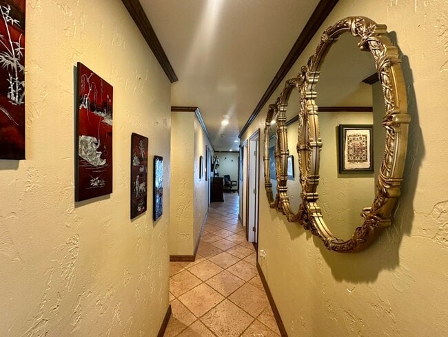 Building Photo - Stunning, fully furnished 3-bedroom, 2-bath lakefront home on Lake Palestine!