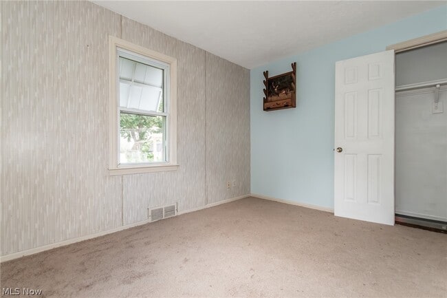 Building Photo - 8279 Westmoor Rd