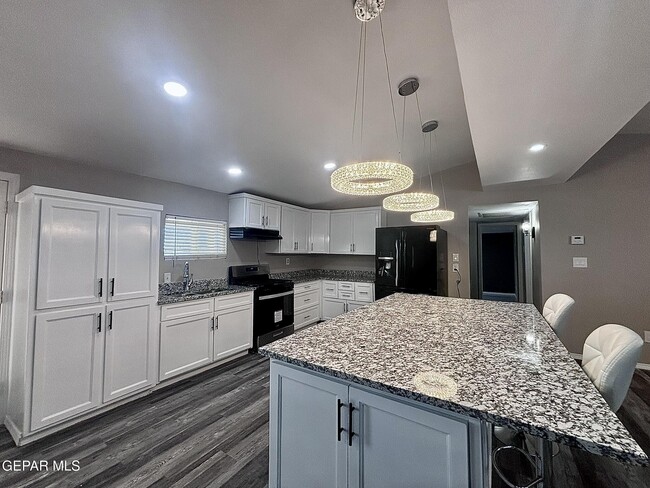 Building Photo - 14741 Bocalusa Ave