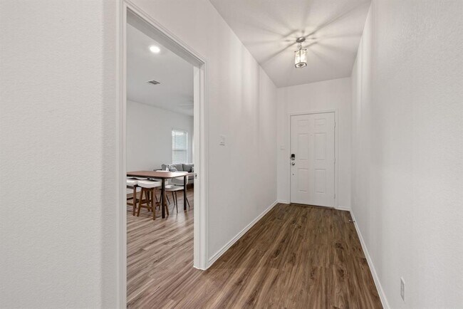 Building Photo - 1428 Chad Dr