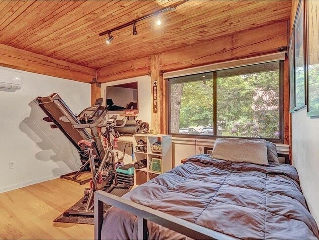 Building Photo - 122 Redrock Dr