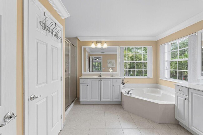 Building Photo - 8492 Breezy Oak Way