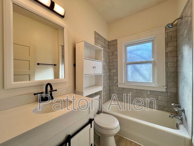 Building Photo - 90 Fairfax Ave