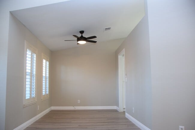 Building Photo - SE - SINGLE STORY 3 BEDROOM, FULLY UPGRADED HOME IN GATED COMMUNITY