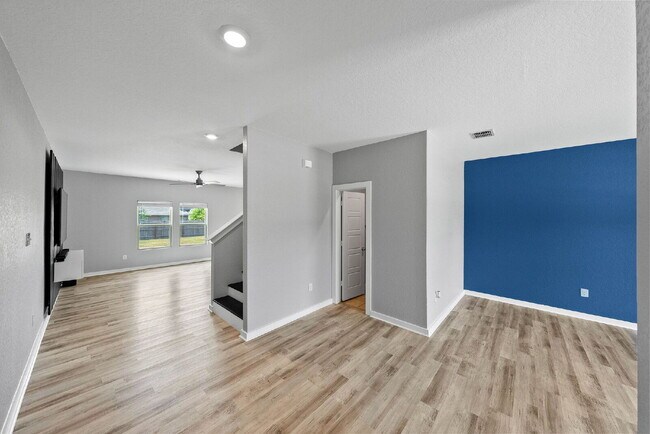 Building Photo - 4 Bedroom Corner Lot Rental with Spacious ...