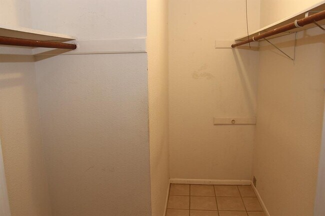 Building Photo - 13355 Water Oak Ln