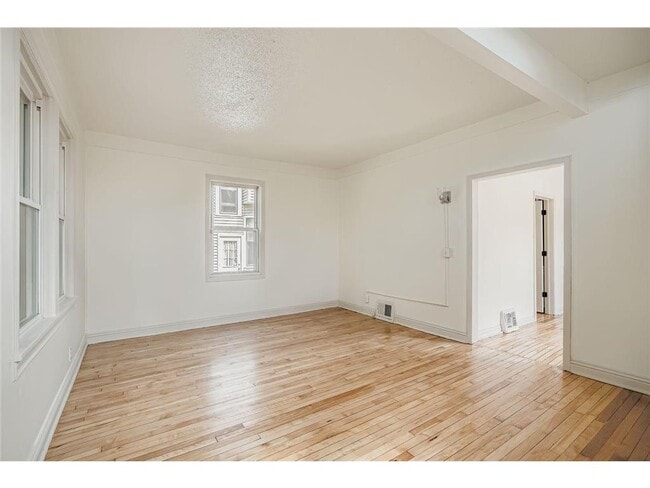 Building Photo - 610 Fairview Ave N