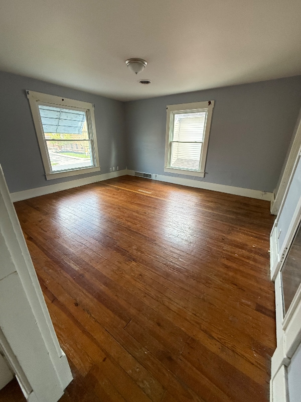 Building Photo - 227 1/2 N Main St