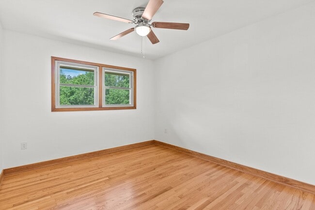Building Photo - Large 4-Bed Brick Rancher with 2-Car Attached Garage!