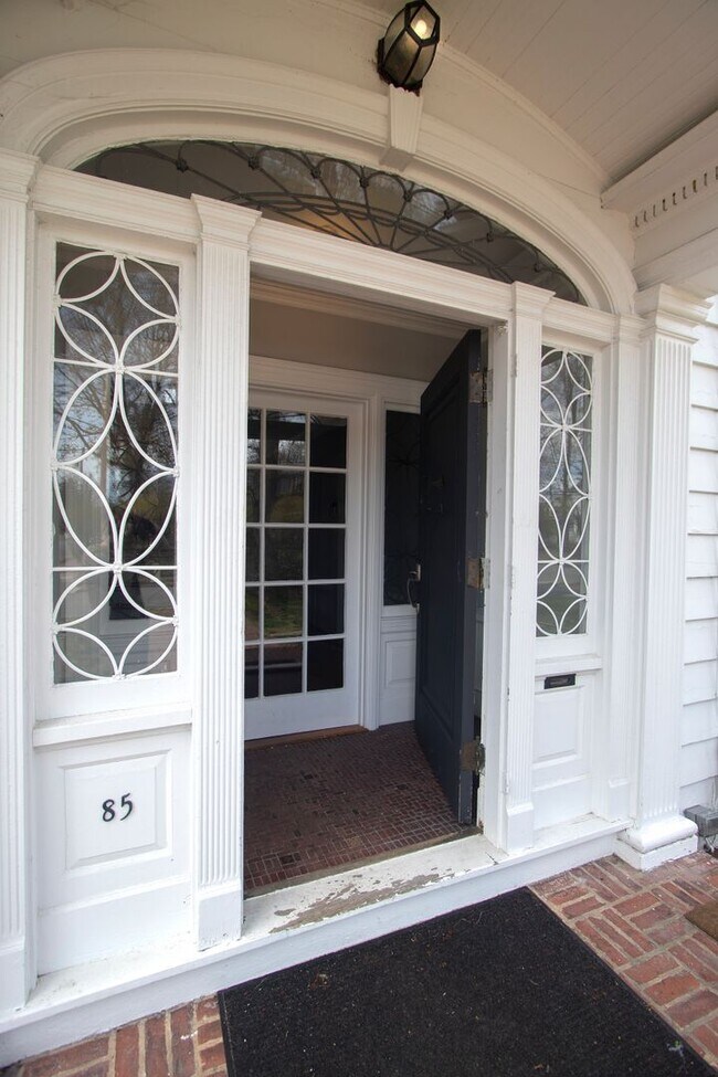 Building Photo - 85 Belknap St