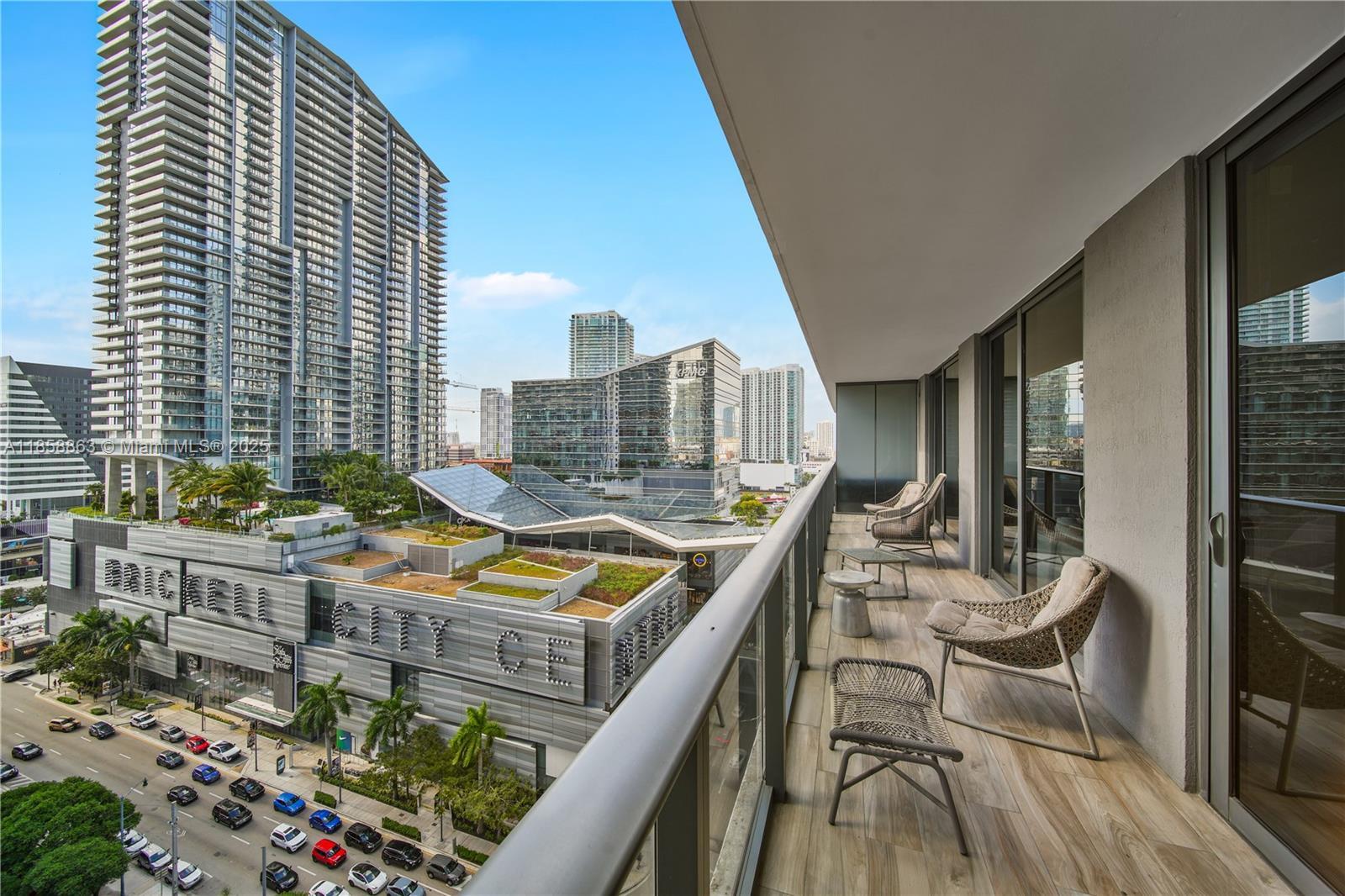 Building Photo - 801 S Miami Ave